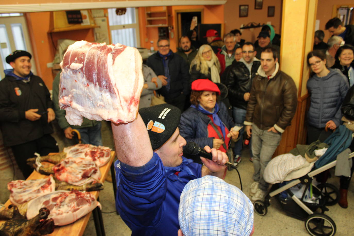 Sorihuela disfruta de su matanza sin temor a la lluvia