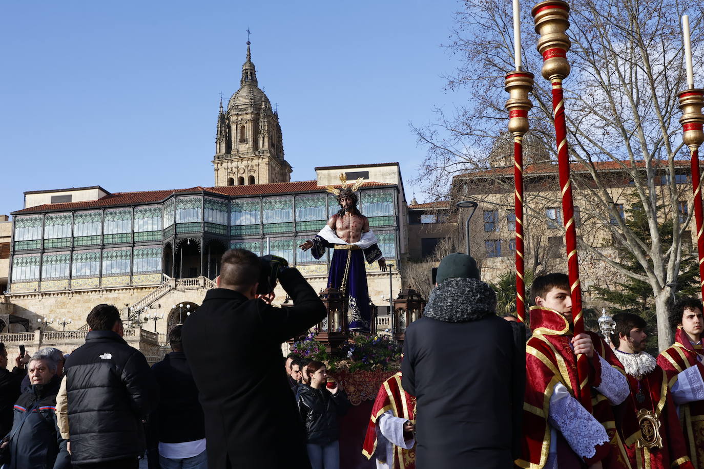 El vía crucis del Despojado camina hacia la esperanza