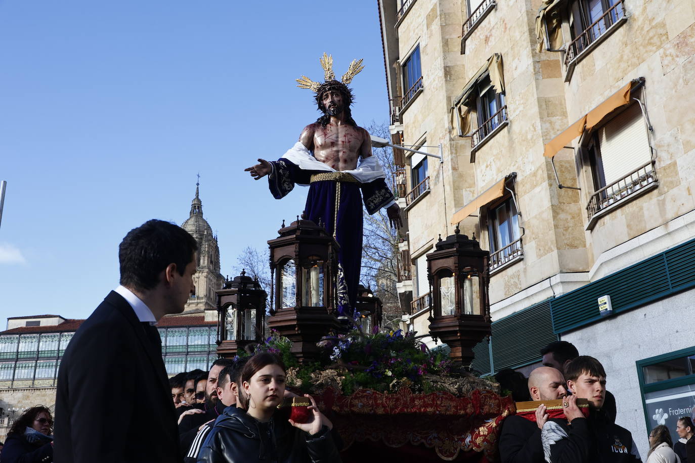 El vía crucis del Despojado camina hacia la esperanza