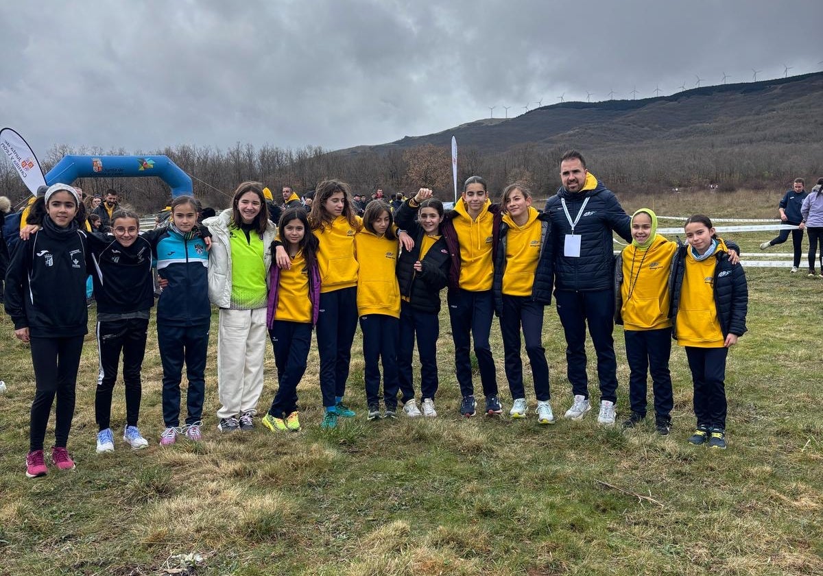 La selección infantil femenina de Salamanca en Ólvega.