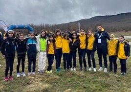 La selección infantil femenina de Salamanca en Ólvega.