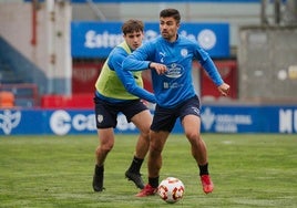 Eric Ruiz, que no jugará este sábado por sanción, ejercitándose este miércoles en el Anxo Carro.