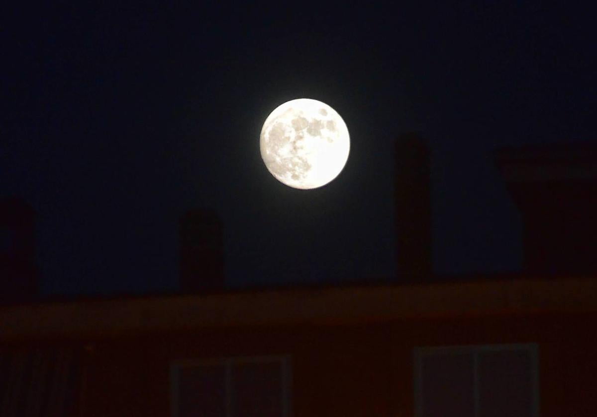 Imagen de la Luna vista desde Salamanca.