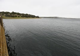 Imagen del embalse de Santa Teresa, ya con 416 hectómetros cúbicos. ALMEIDA