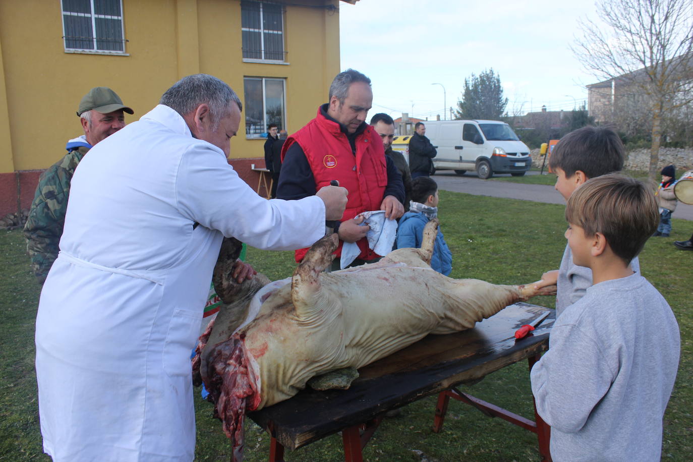 Fiesta en torno al cerdo y la gastronomía, en Villar de Peralonso