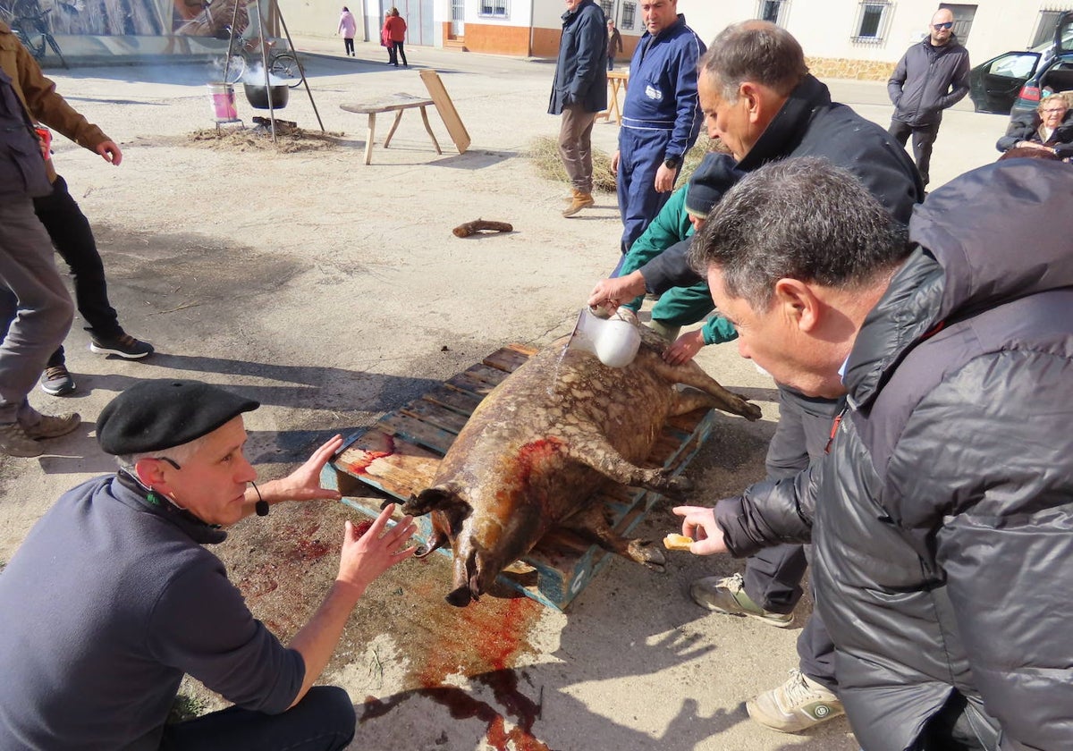 Más de 400 comensales en la fiesta de la Matanza tradicional de Tordillos