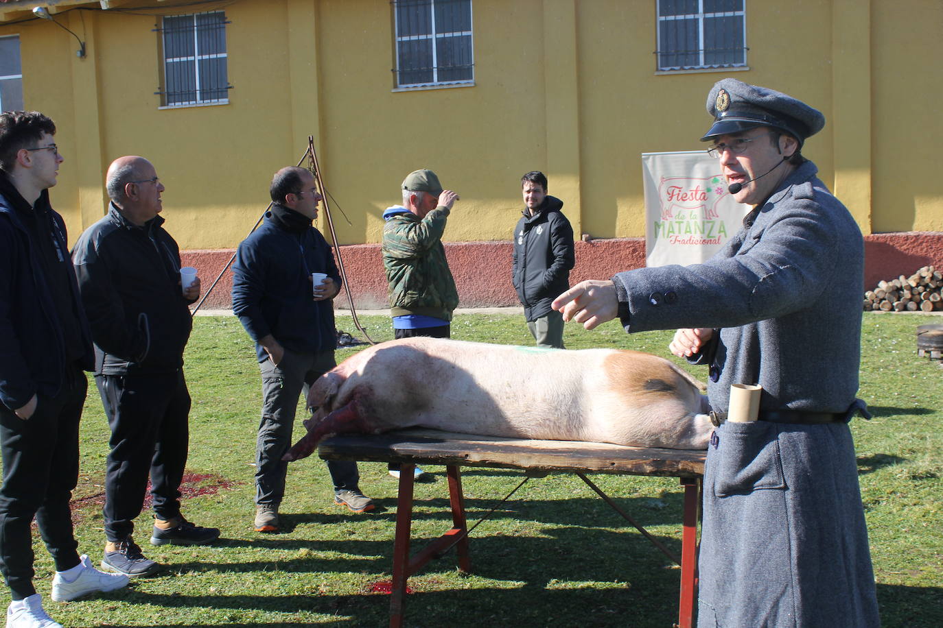 Fiesta en torno al cerdo y la gastronomía, en Villar de Peralonso