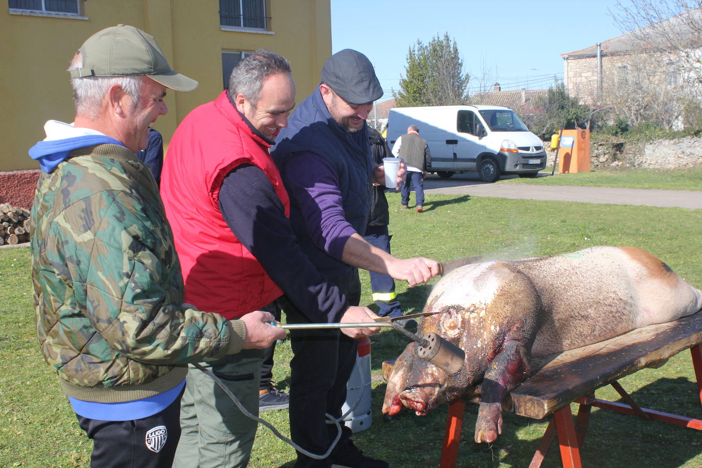 Fiesta en torno al cerdo y la gastronomía, en Villar de Peralonso