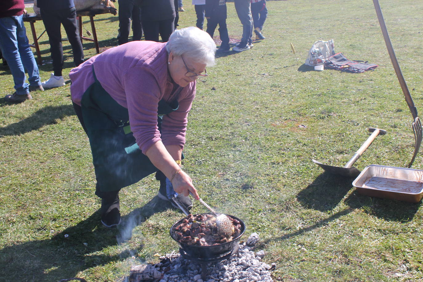 Fiesta en torno al cerdo y la gastronomía, en Villar de Peralonso