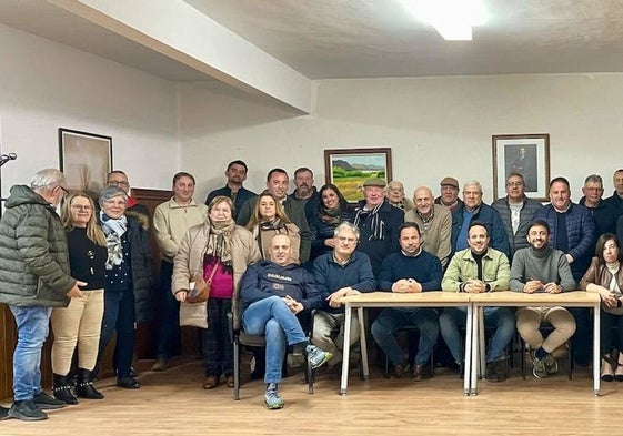 Foto de familia de los participantes en el encuentro