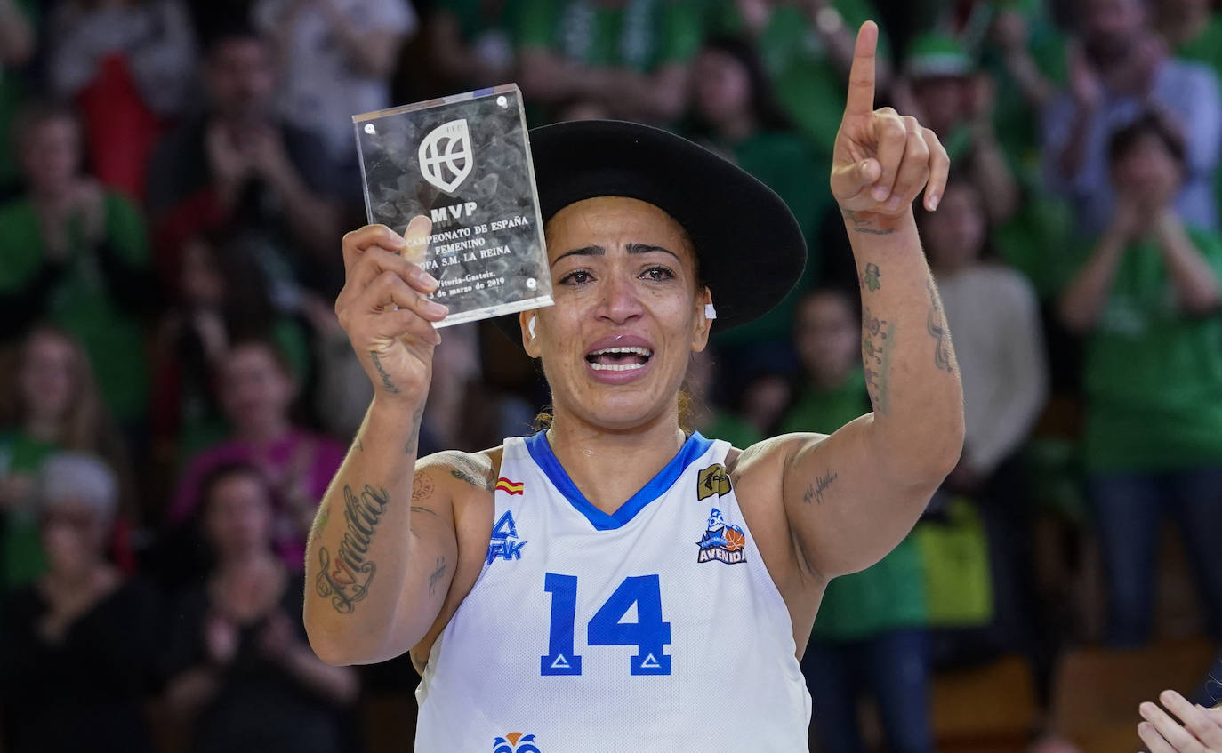 Erika de Souza, MVP de la final y máxima anotadora con 20 puntos.