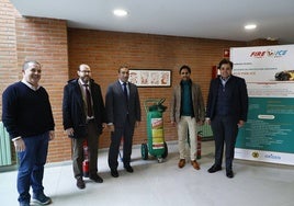 La empresa salmantina Fire Ice presentó en el Parque de Bomberos de Salamanca este innovador sistema de extinción.