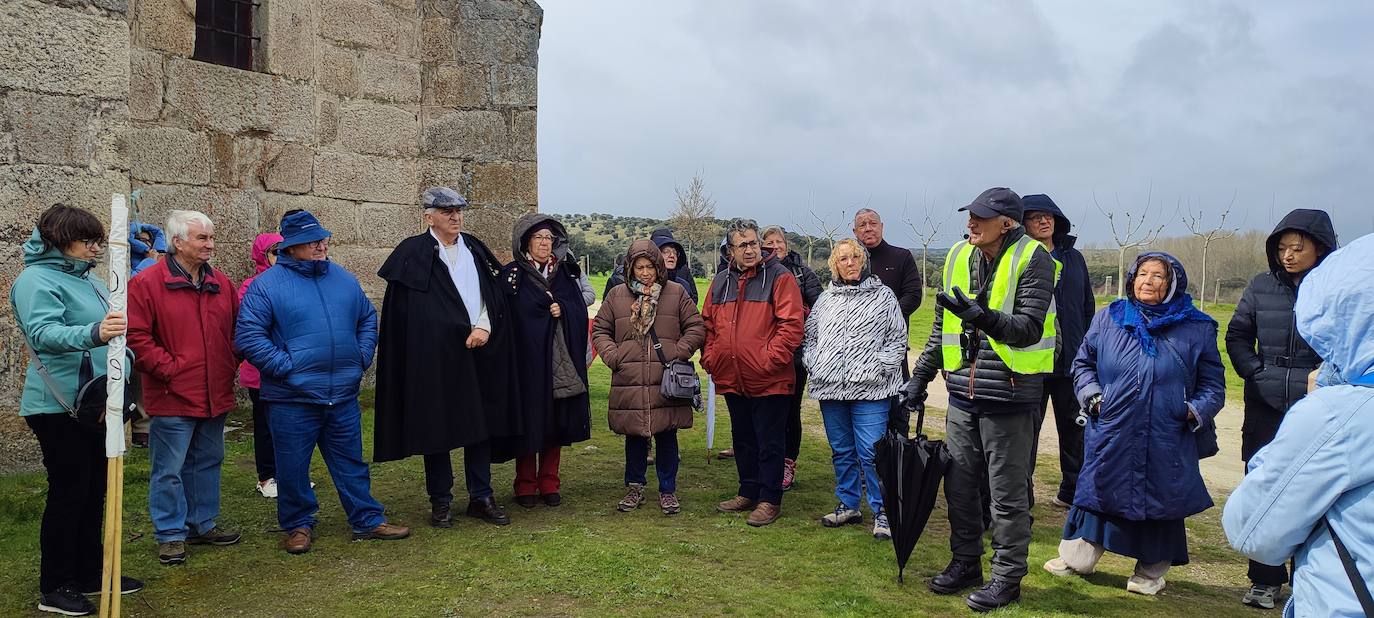 Alaraz acoge el primer encuentro ‘En tu pueblo y en el mio’ que se hace fuera de la sierra