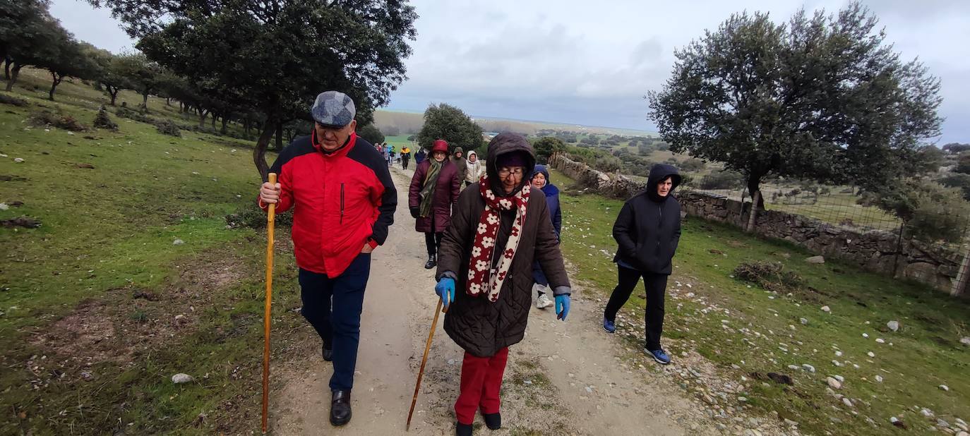 Alaraz acoge el primer encuentro ‘En tu pueblo y en el mio’ que se hace fuera de la sierra