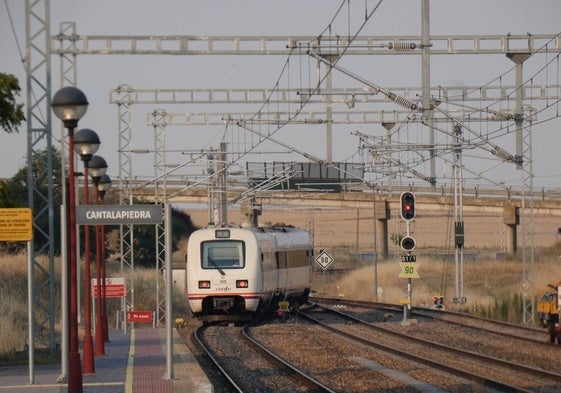 Tren desde la estación de Cantalapiedra.