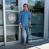 Damián Castaño, a su salida de la clínica de la Fraternidad de Madrid.