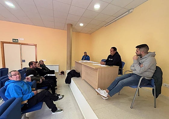 Concejale durante la celebración del pleno.