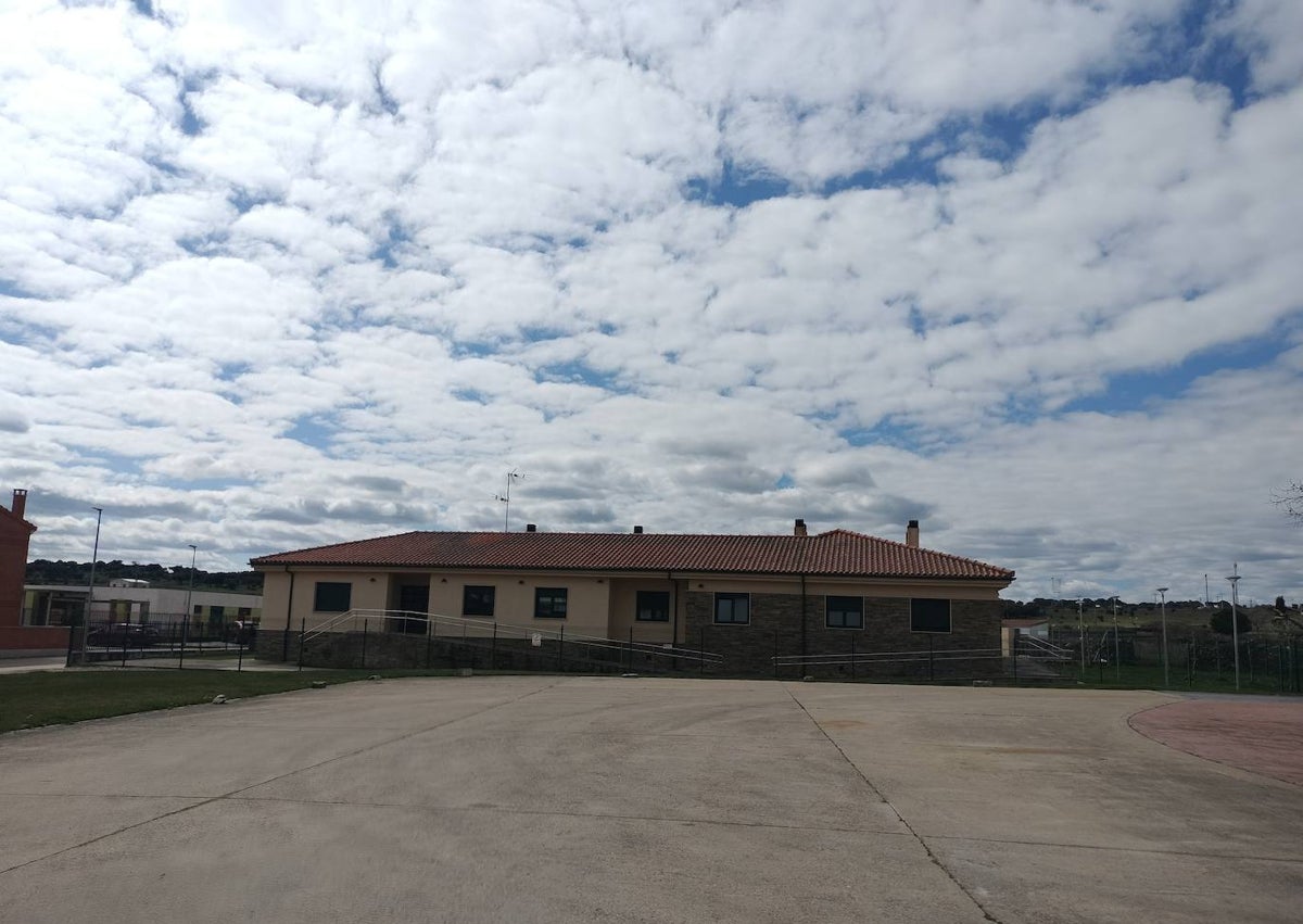 Imagen secundaria 1 - Diferentes imágenes de la residencia de mayores de Montejo.