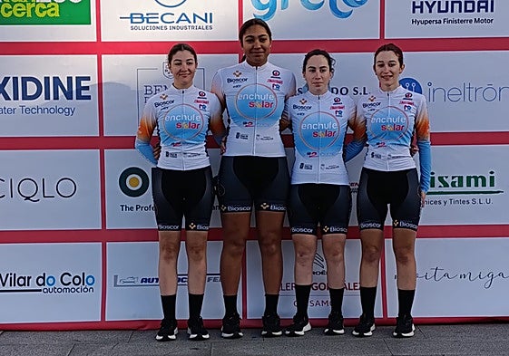 Grupo del Enchufesolar Fem en una de las pruebas de la Copa de España.