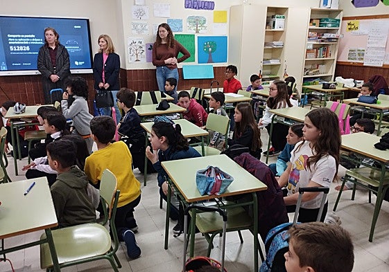 Los pequeños, en uno de los talleres de ensayo del espectáculo.
