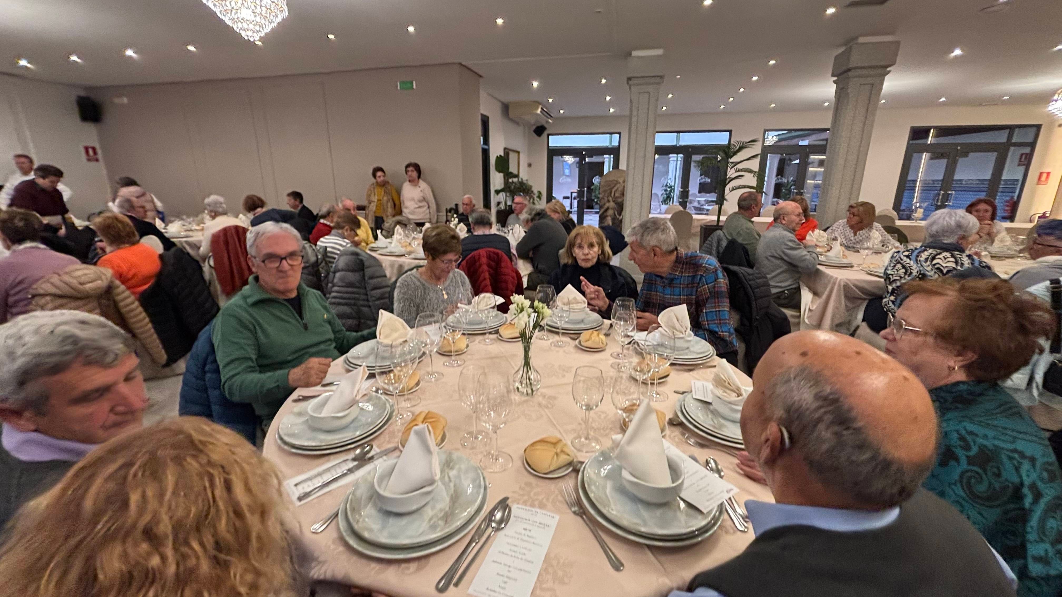 Los mayores de Béjar y Peñaranda se hermanan en un completo encuentro en la ciudad del Conde de Bracamonte
