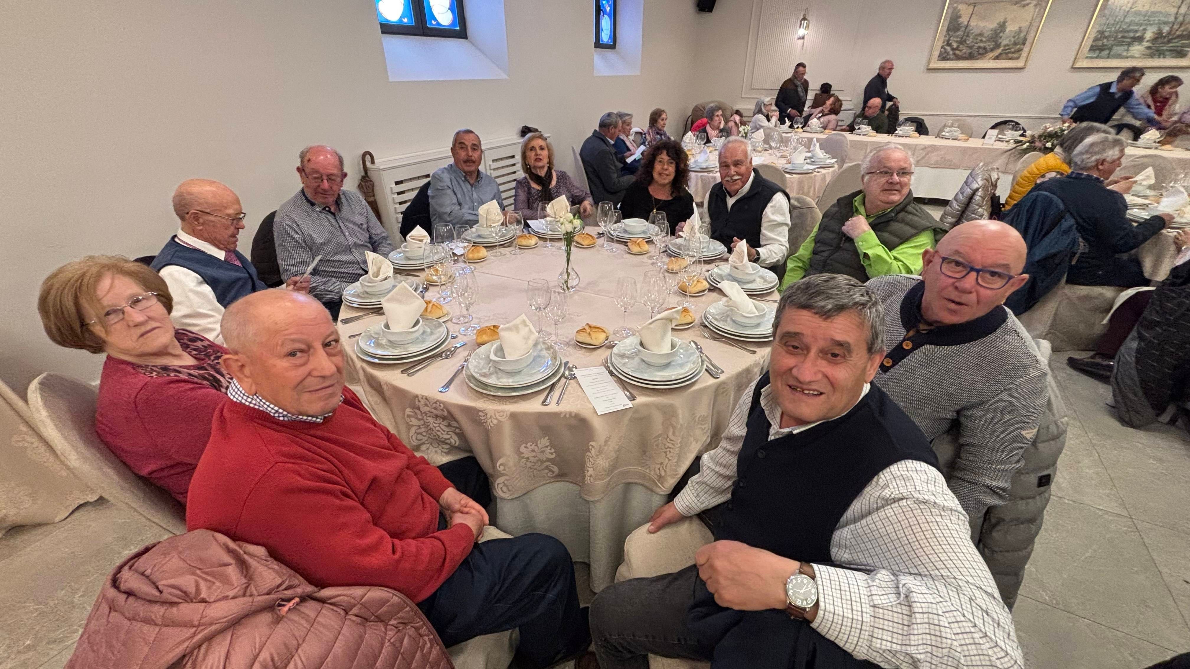 Los mayores de Béjar y Peñaranda se hermanan en un completo encuentro en la ciudad del Conde de Bracamonte