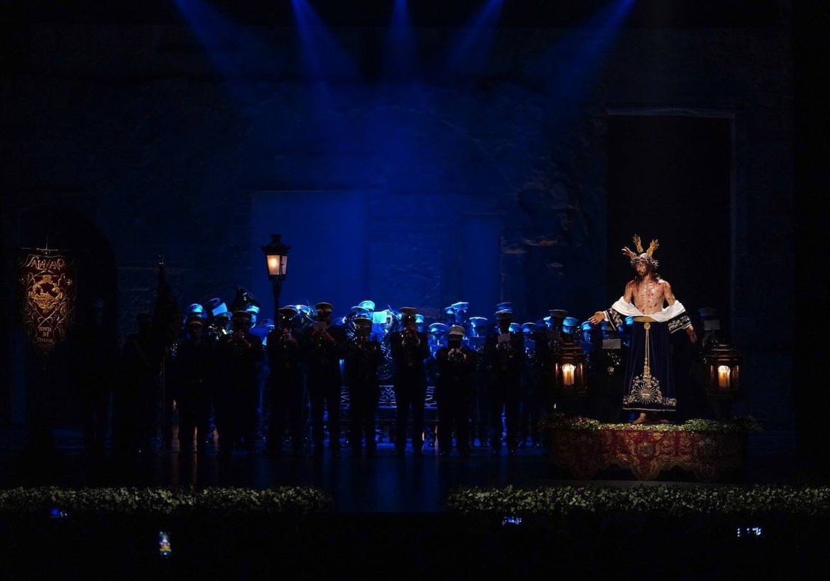 Las mejores imágenes de la presentación del pregón de Semana Santa de Julio López Revuelta