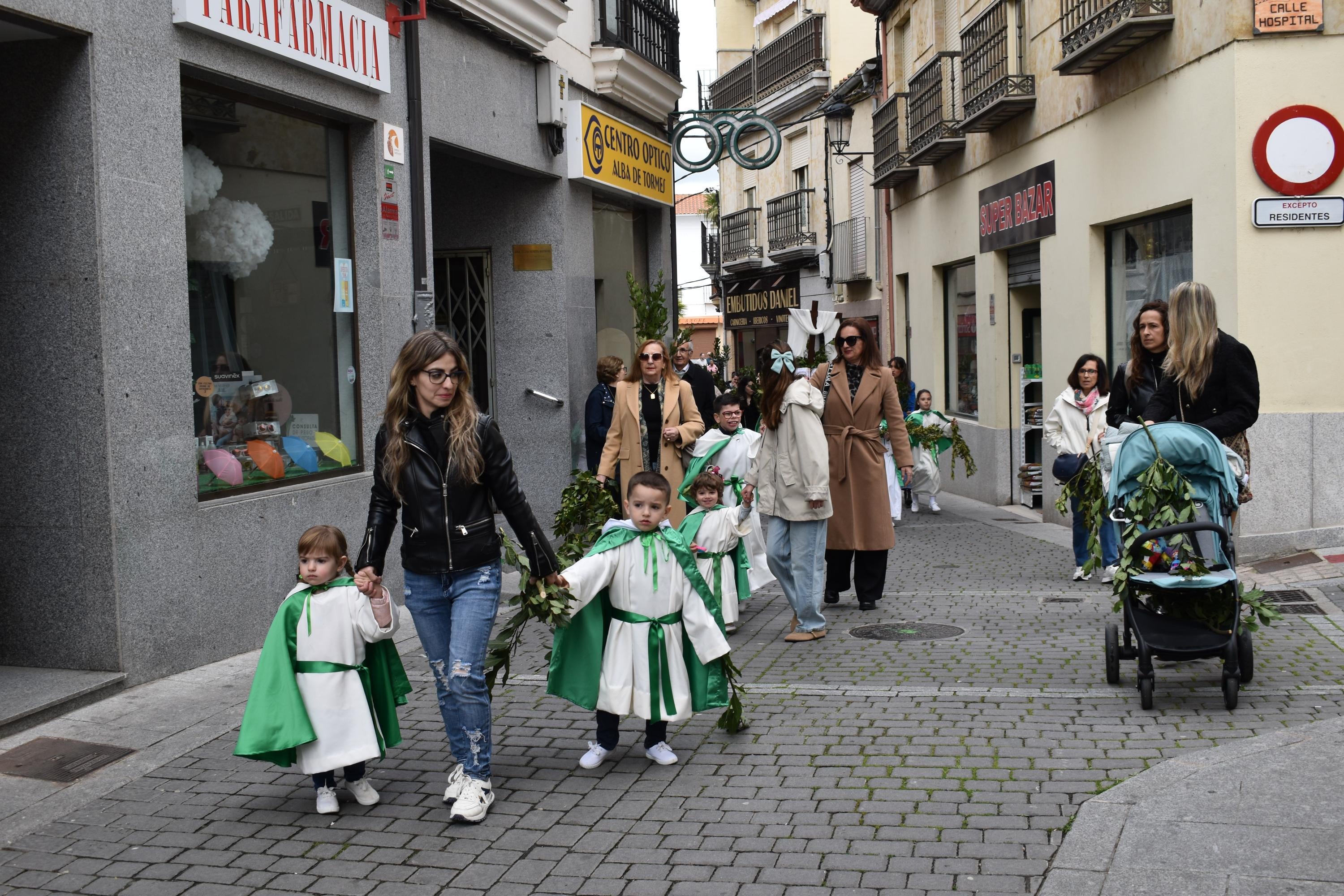 Los niños de Alba de Tormes protagonizan el Domingo de Ramos