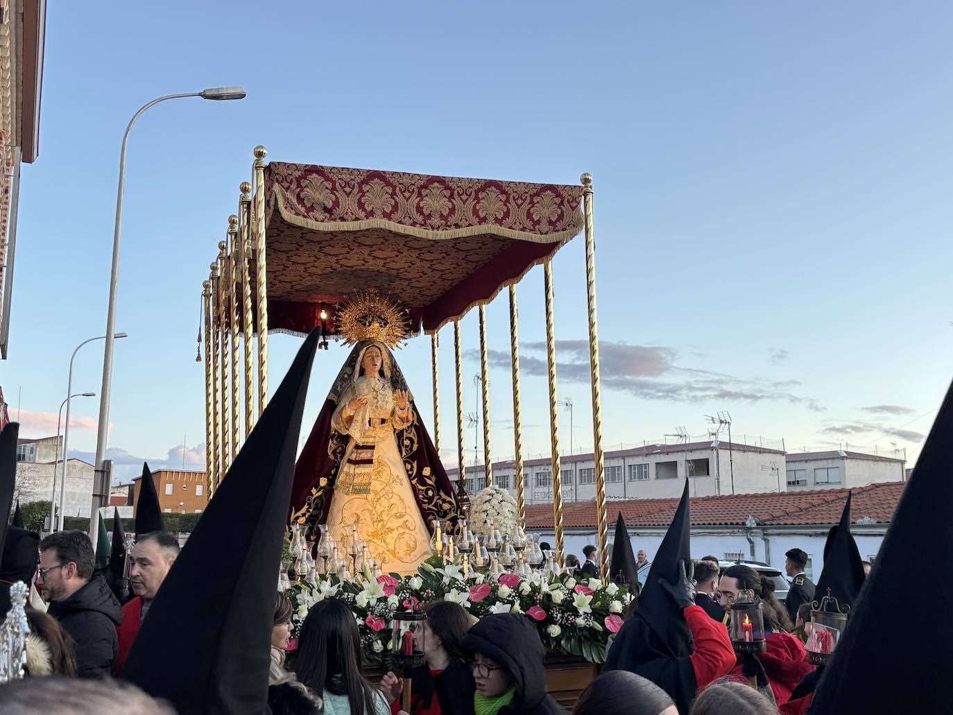 Solemne traslado del Santo Cristo del Humilladero y de Nuestra Señora de las Lágrimas en Peñaranda