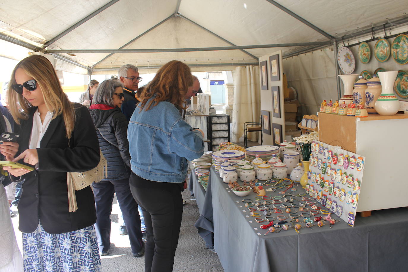 El IV Mercado Artesano de Ciudad Rodrigo, la chispa de la Semana Santa Mirobrigense