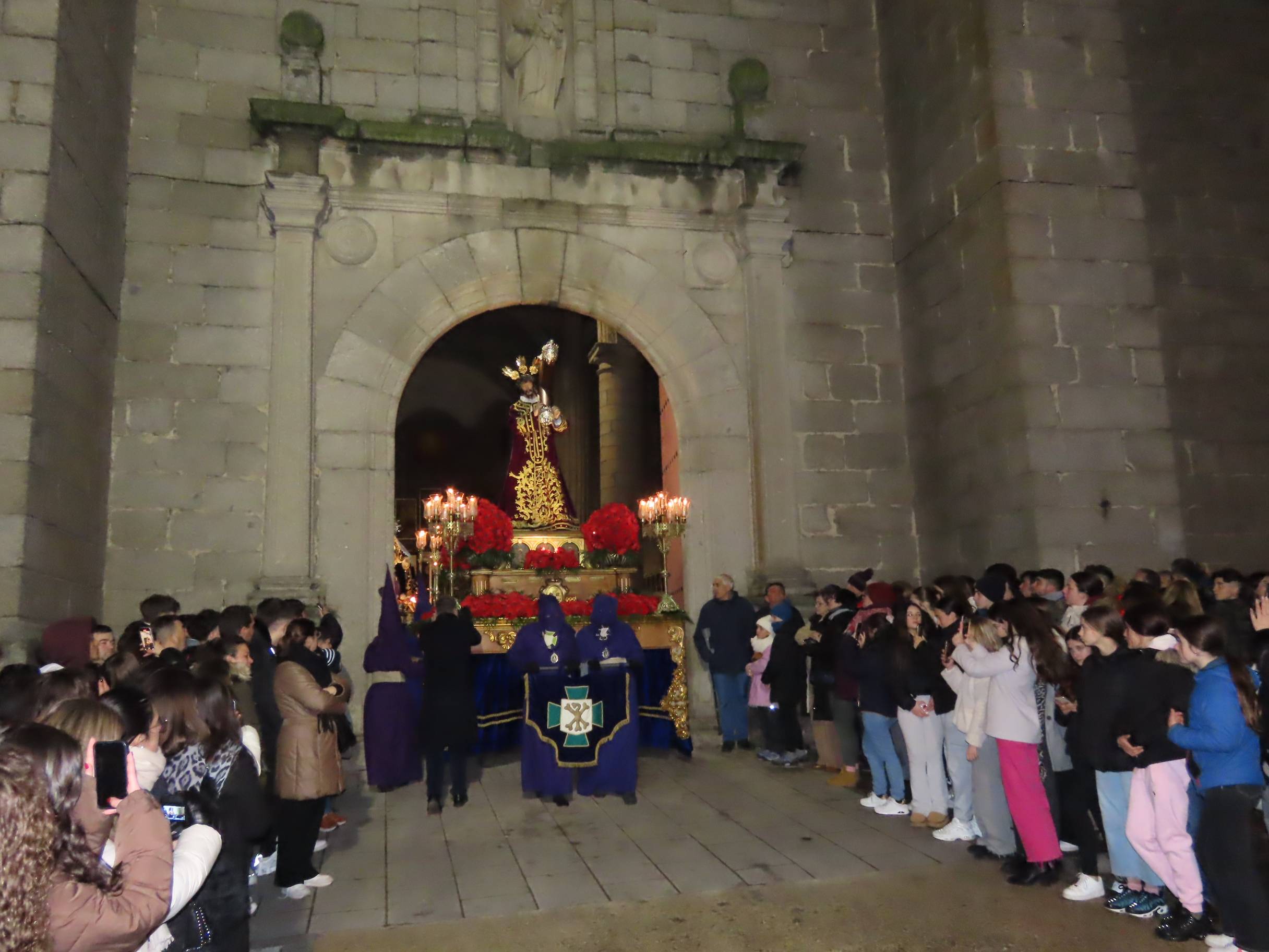 La emoción arranca aplausos en la procesión del Nazareno de Peñaranda de Bracamonte