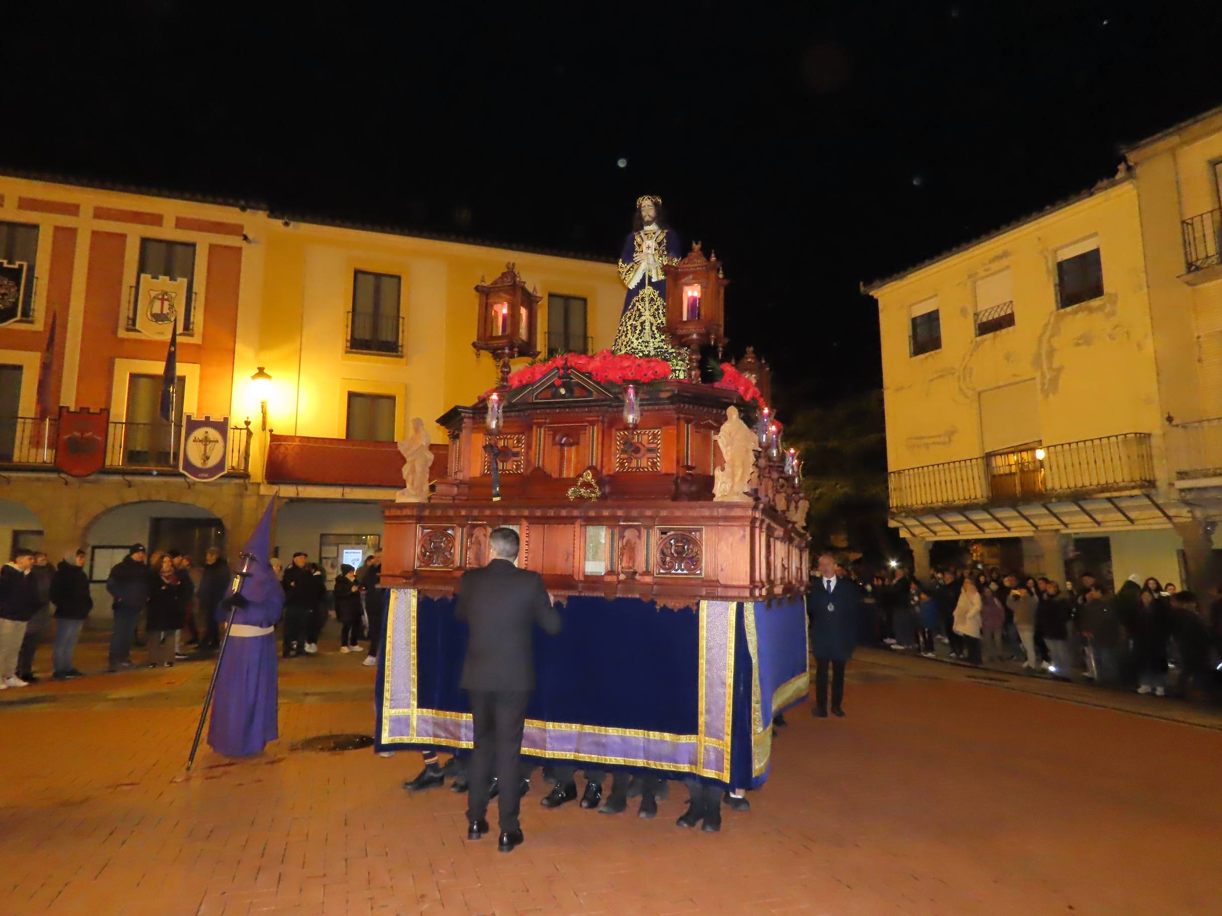 La emoción arranca aplausos en la procesión del Nazareno de Peñaranda de Bracamonte