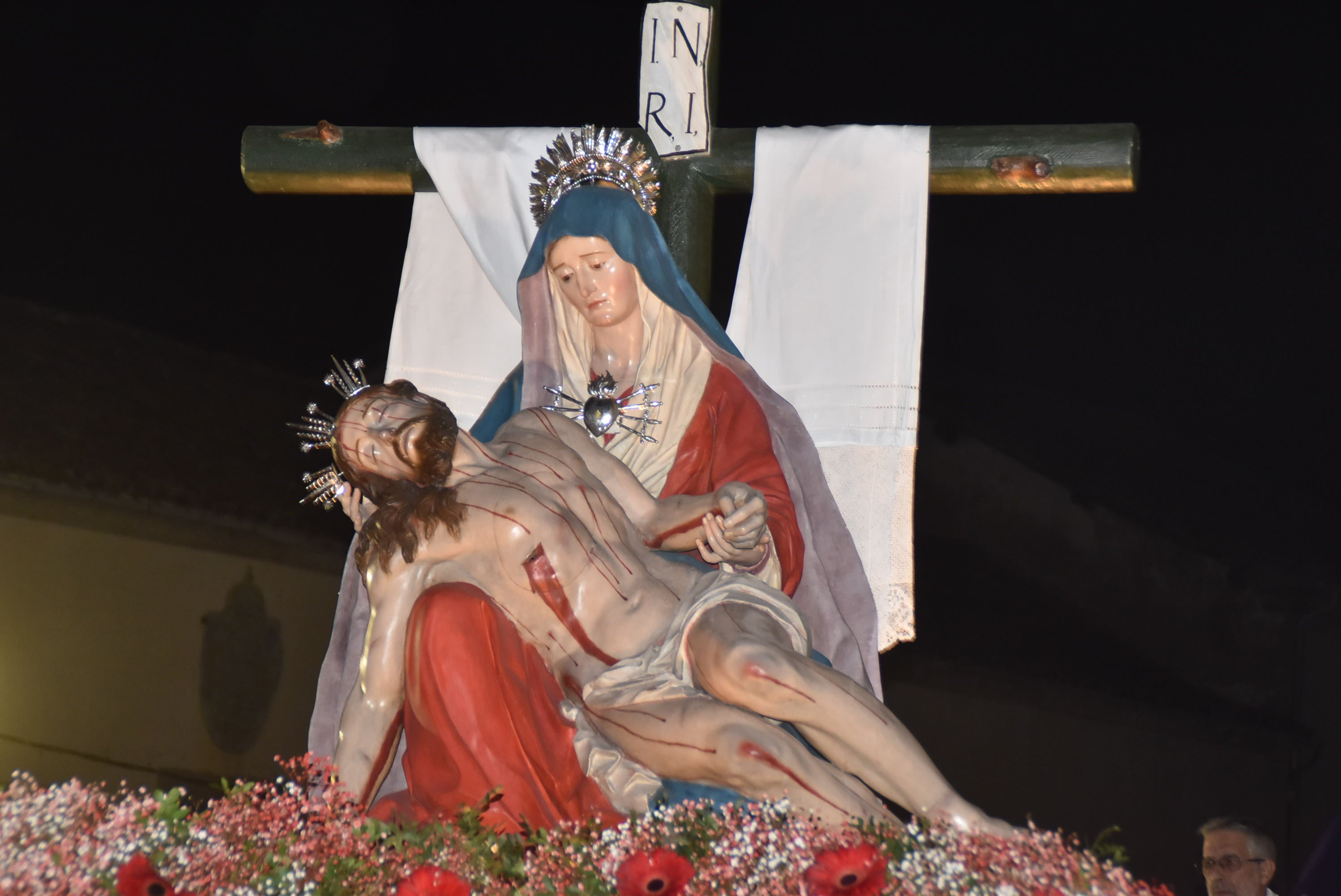 La lluvia acorta la procesión de la Virgen de las Angustias en Béjar