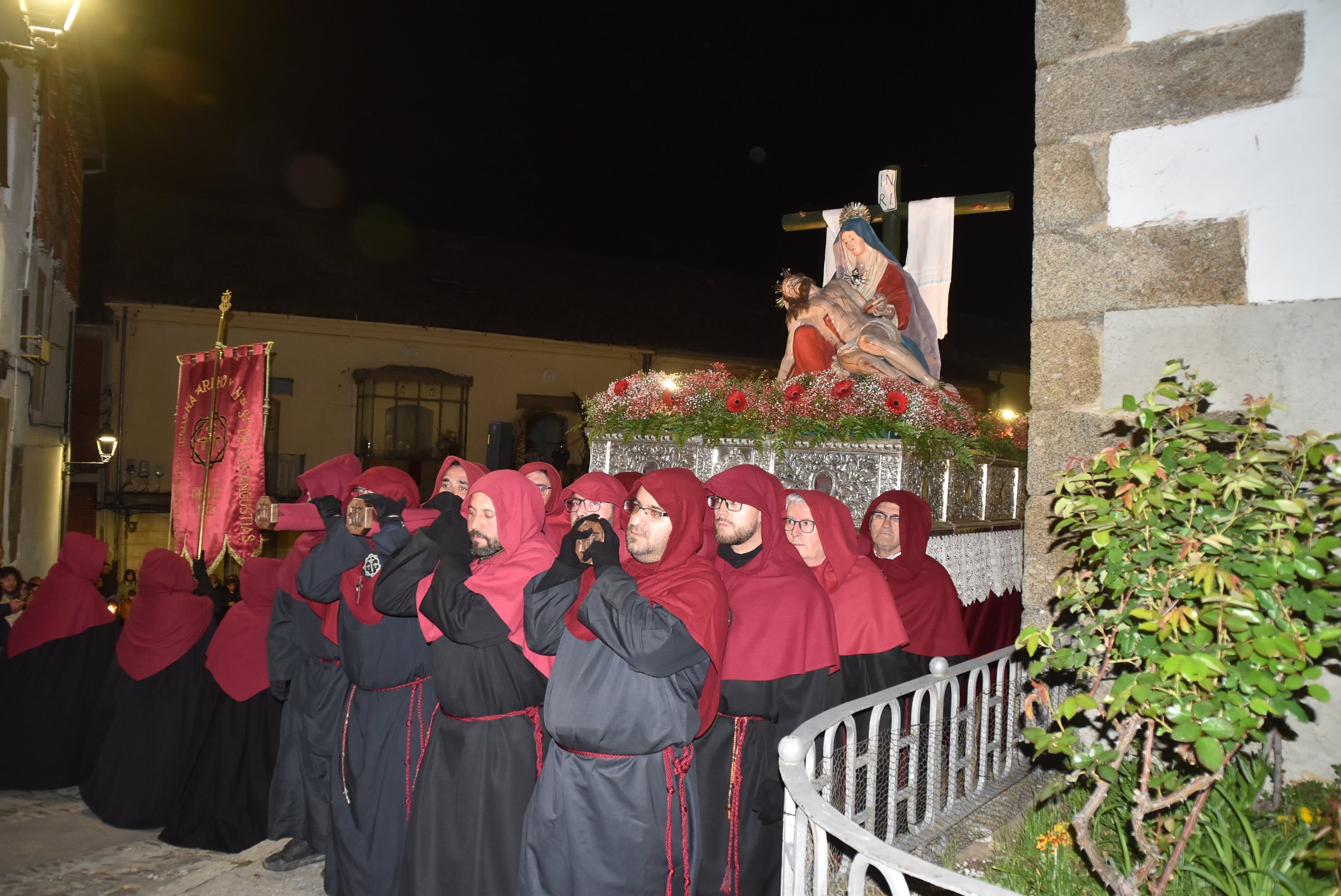 La lluvia acorta la procesión de la Virgen de las Angustias en Béjar