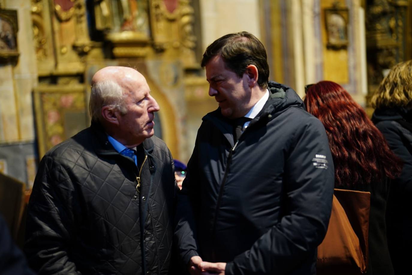 La lluvia obliga a suspender las cuatro procesiones del Viernes Santo y desata las lágrimas de los congregantes