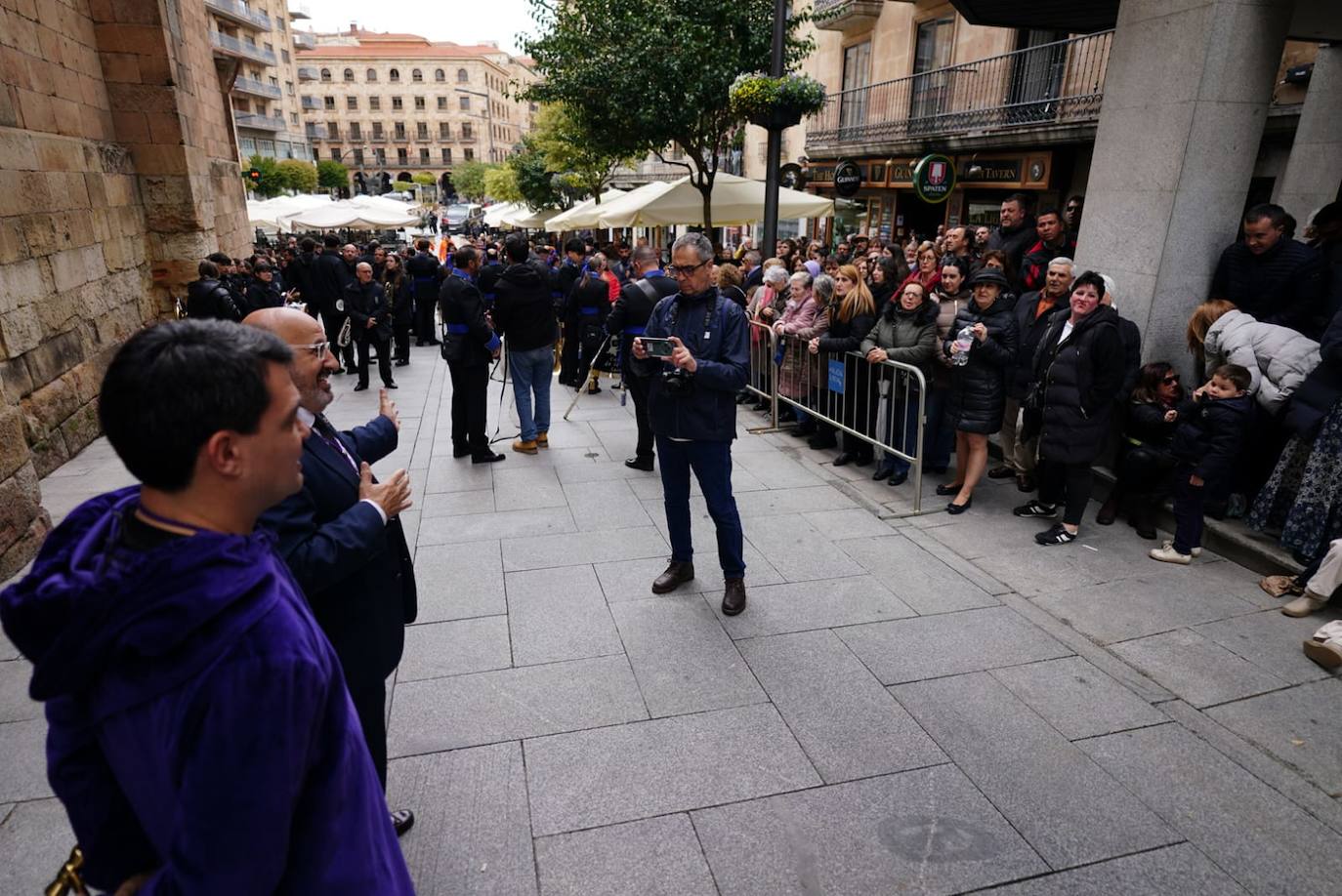 Emoción contenida en San Julián: así se ha vivido la suspensión de la segunda procesión de este Viernes Santo