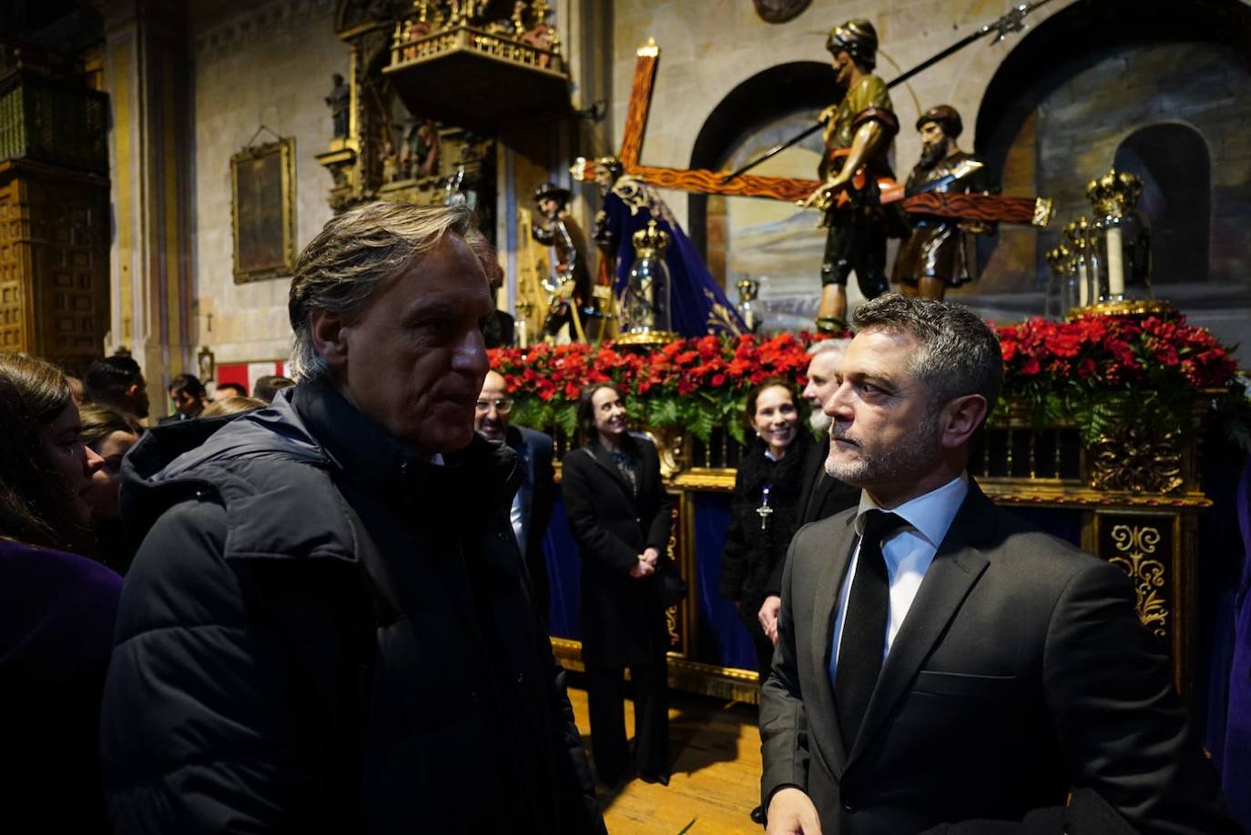 La lluvia obliga a suspender las cuatro procesiones del Viernes Santo y desata las lágrimas de los congregantes