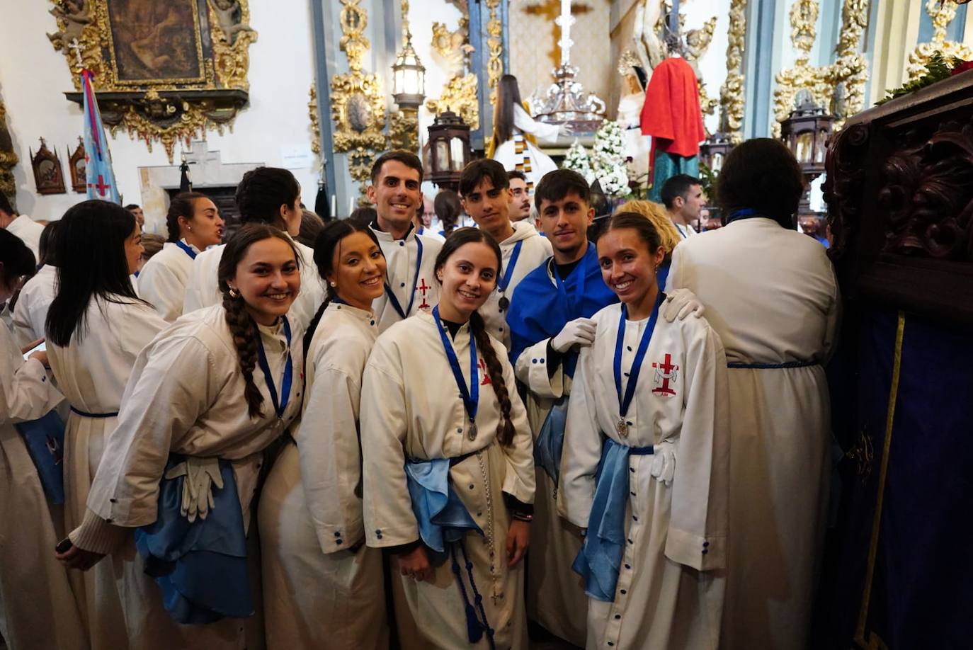 La lluvia obliga a suspender las cuatro procesiones del Viernes Santo y desata las lágrimas de los congregantes