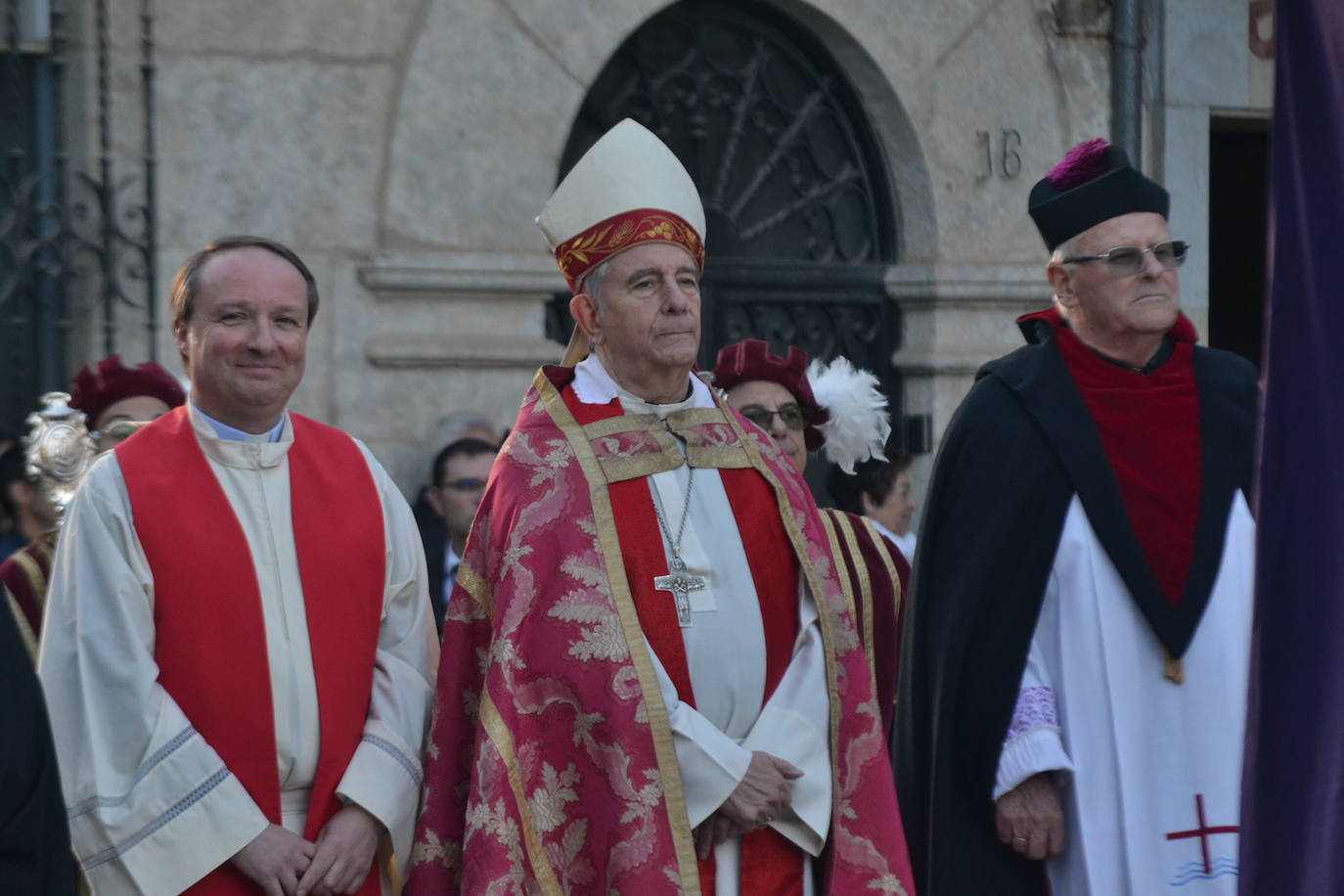 El Santo Entierro recorre Ciudad Rodrigo entre devoción y emoción