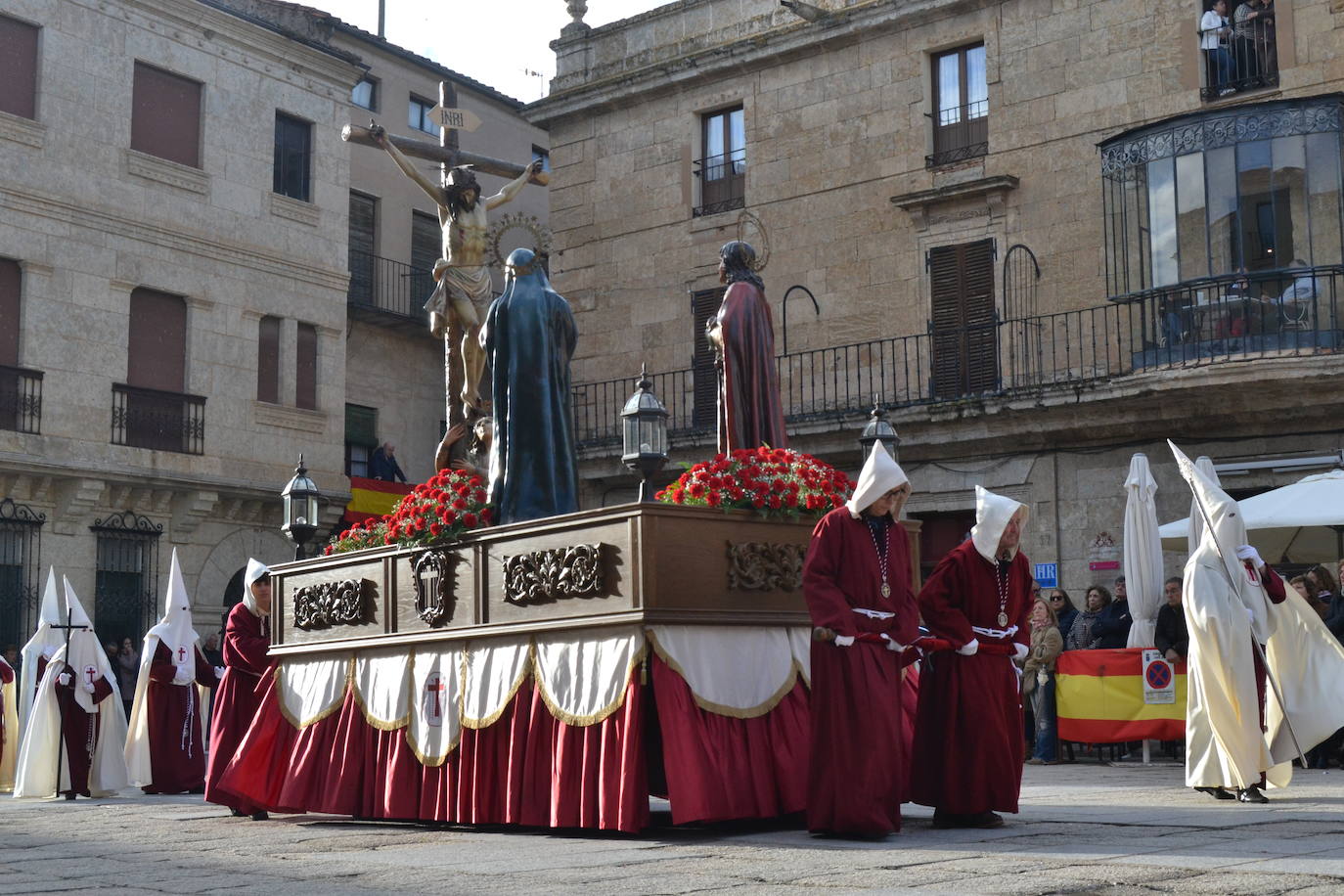 El Santo Entierro recorre Ciudad Rodrigo entre devoción y emoción