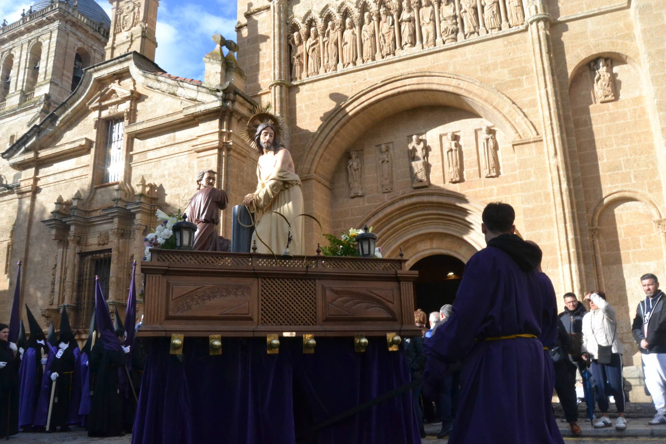 El Santo Entierro recorre Ciudad Rodrigo entre devoción y emoción