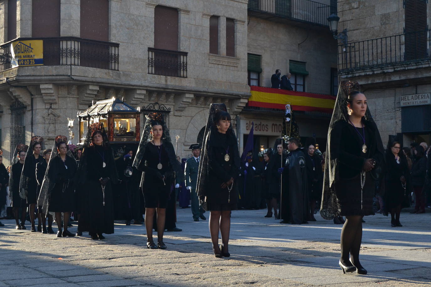El Santo Entierro recorre Ciudad Rodrigo entre devoción y emoción