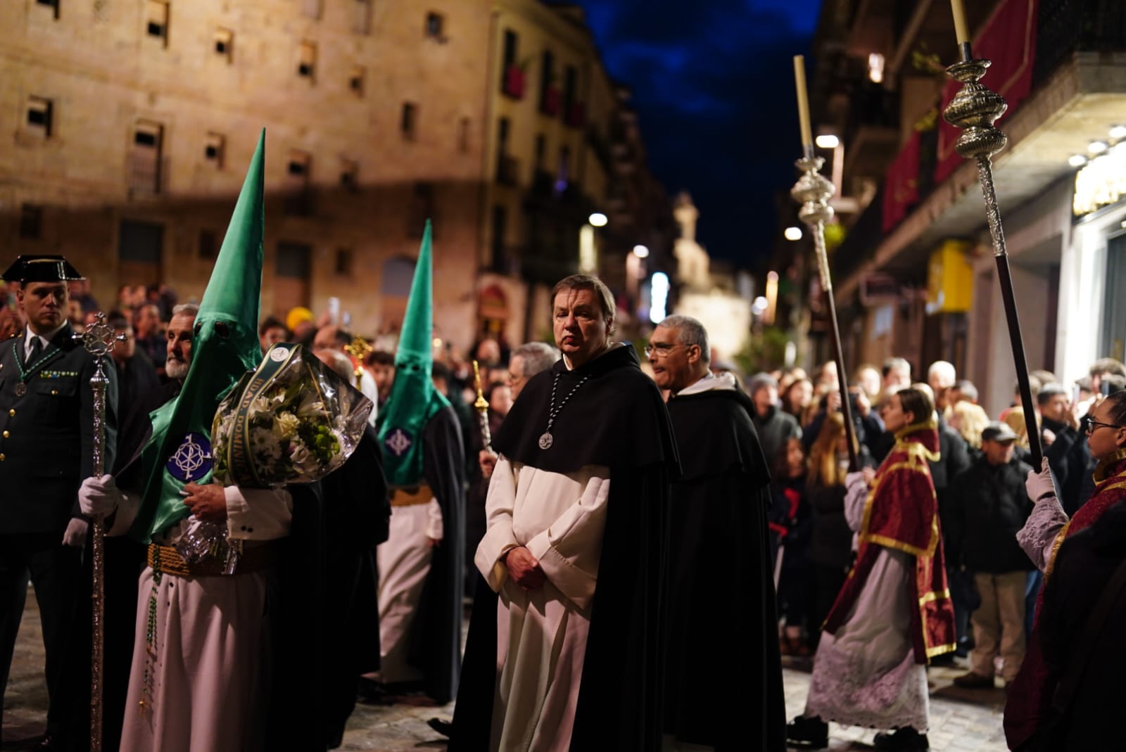 La procesión de la Hermandad Dominicana, en imágenes