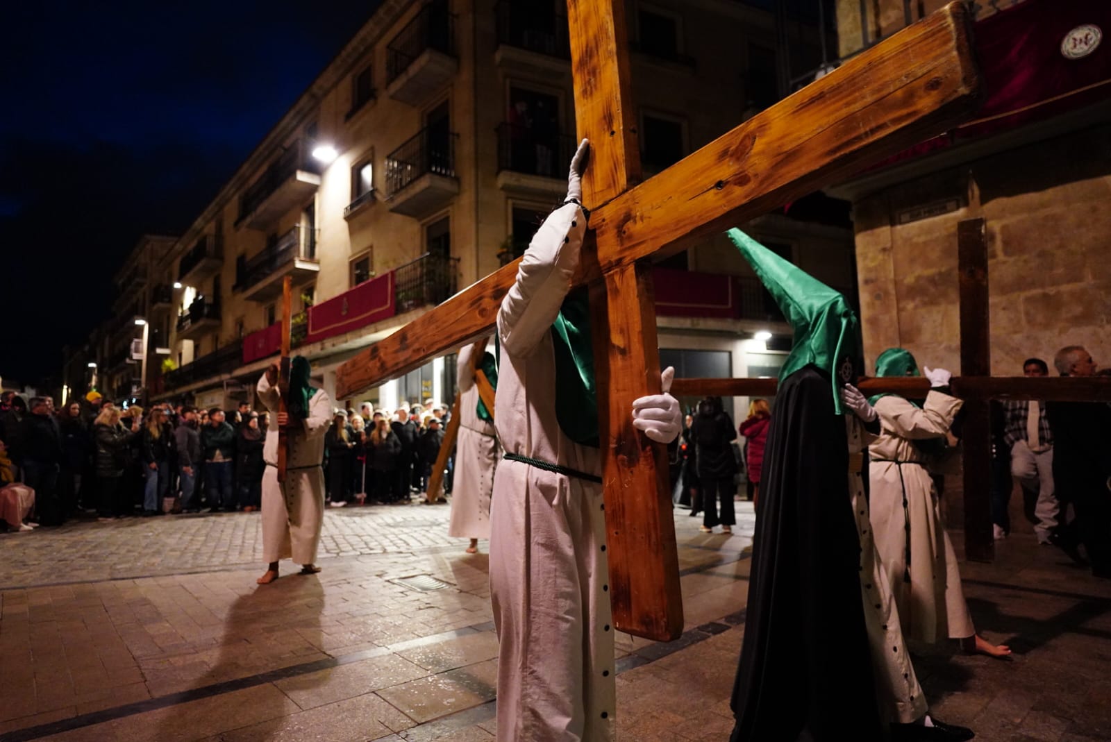La procesión de la Hermandad Dominicana, en imágenes