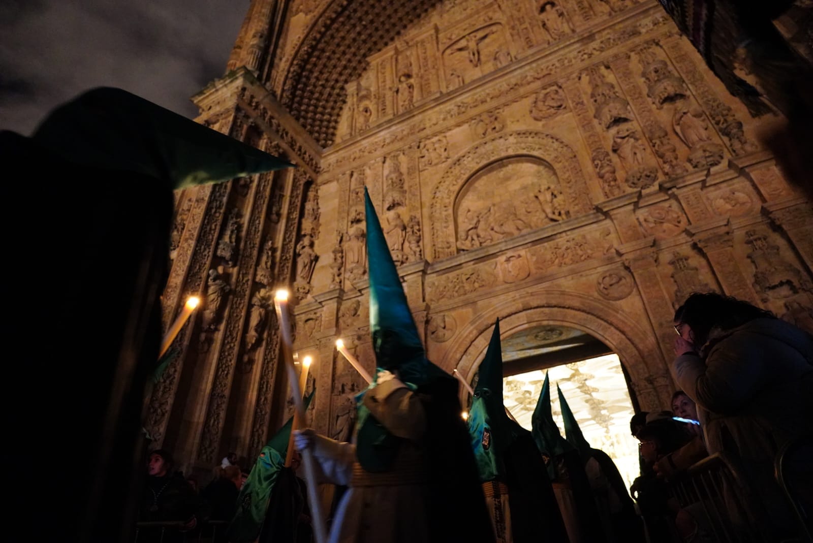 La procesión de la Hermandad Dominicana, en imágenes