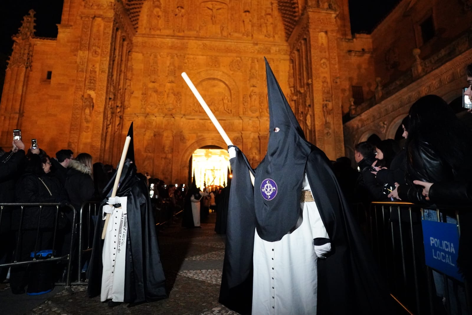 La procesión de la Hermandad Dominicana, en imágenes