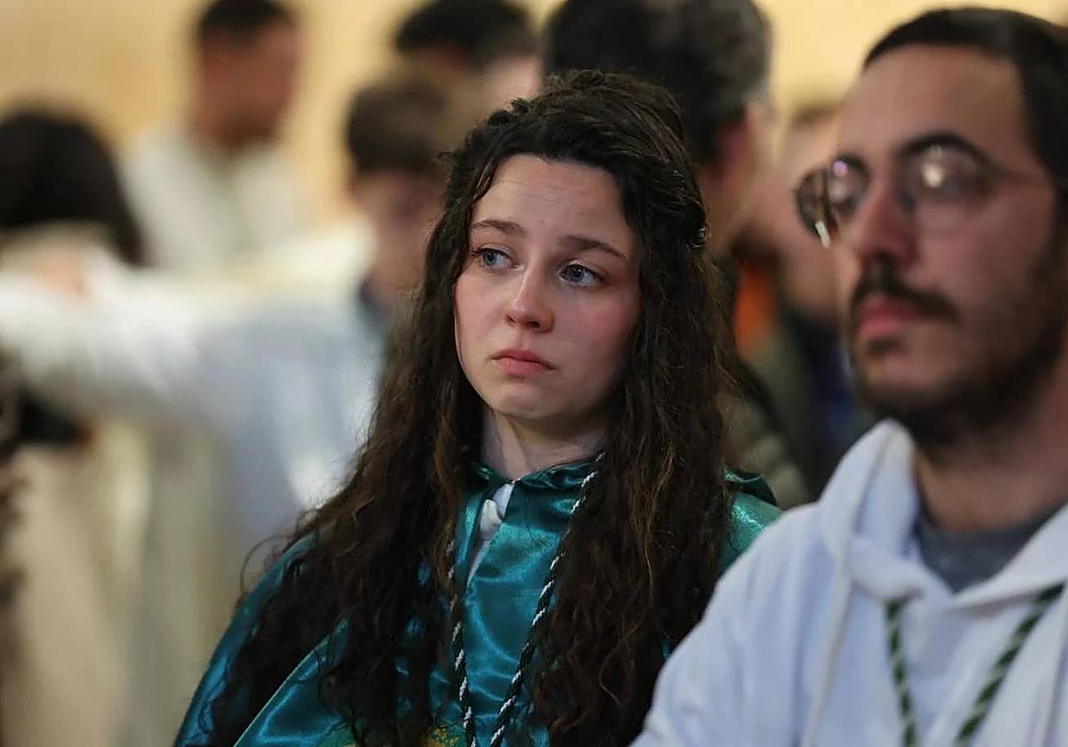 La lluvia obliga a suspender las cuatro procesiones del Viernes Santo y desata las lágrimas de los congregantes