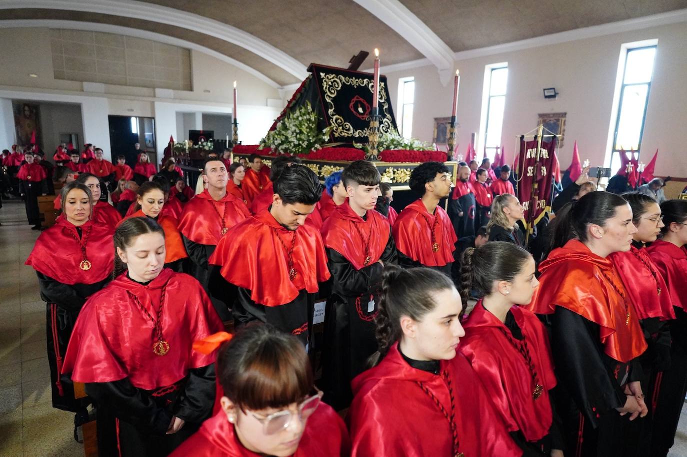 La procesión del Cristo de la Vela, en imágenes