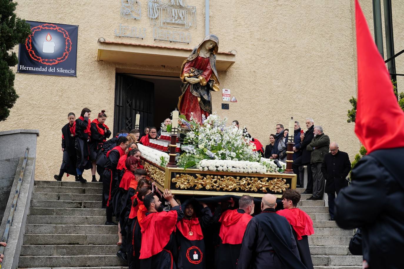 La procesión del Cristo de la Vela, en imágenes