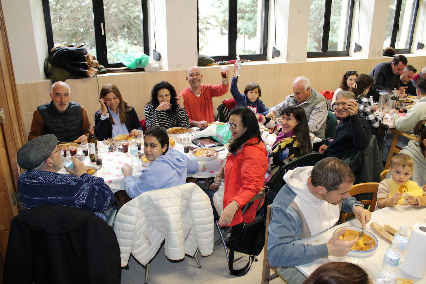 El Tejado no falla a su cita con la comida del Sábado Santo